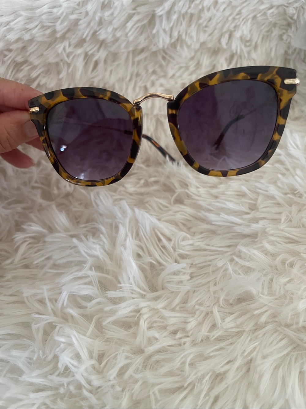 Tortoiseshell Cat-Eye Sunglasses - Brown